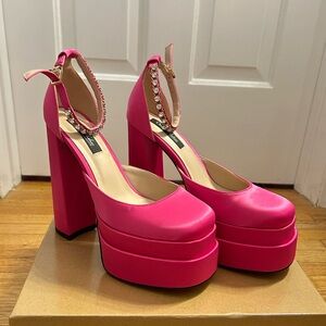 only maker women’s hot pink platform heels - size 7